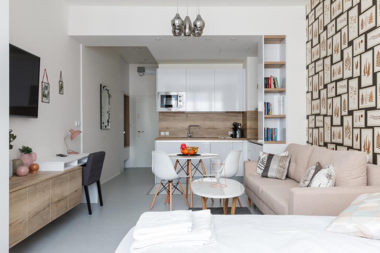 Designer Studio In New Town By Prague Days Apartment Bagian luar foto