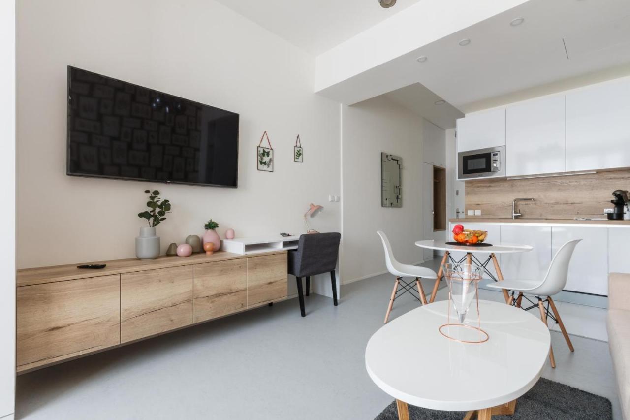 Designer Studio In New Town By Prague Days Apartment Bagian luar foto